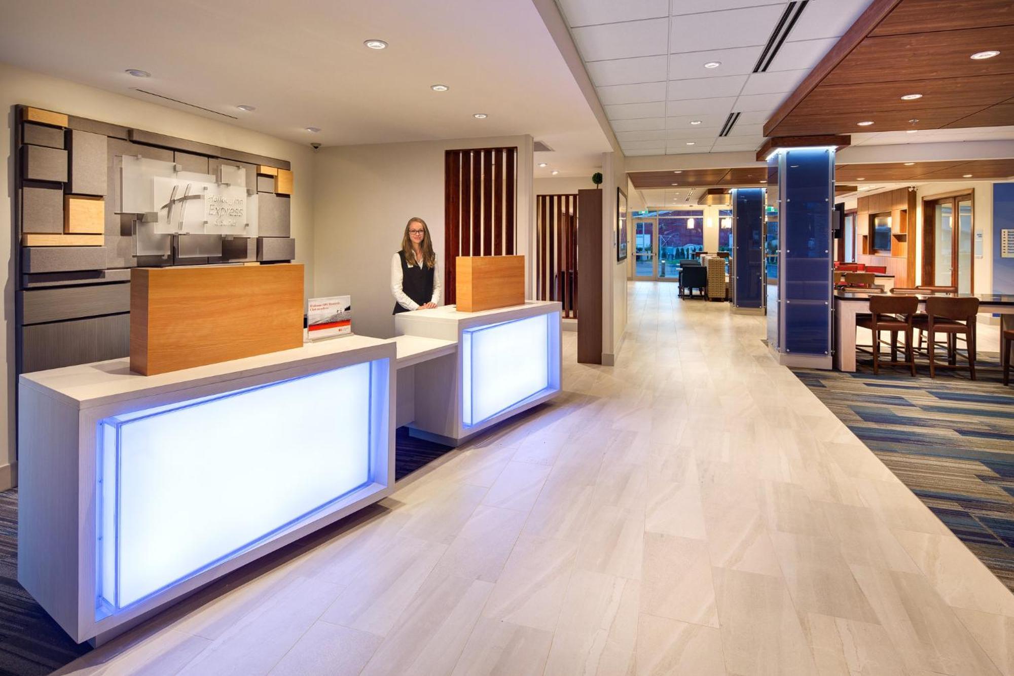 Holiday Inn Express & Suites Terrace By Ihg Kültér fotó