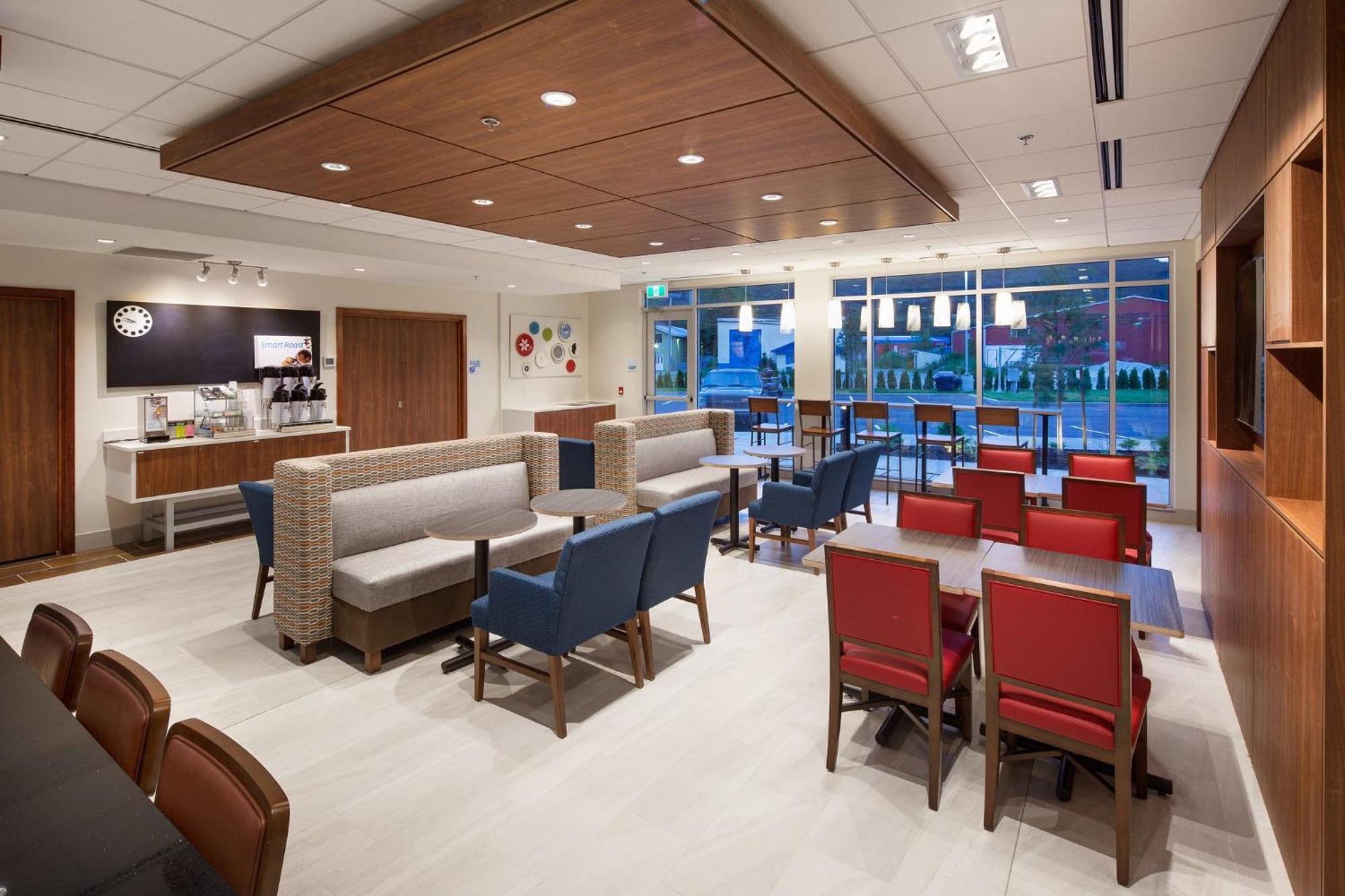 Holiday Inn Express & Suites Terrace By Ihg Kültér fotó